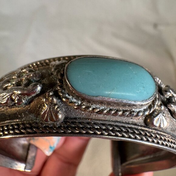 Vintage Silver Cuff Bracelet With Turquoise Stone & Intricate Engravings - Picture 7 of 11